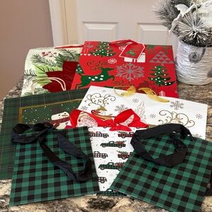 NWT Festive Holiday Gift Bags Set